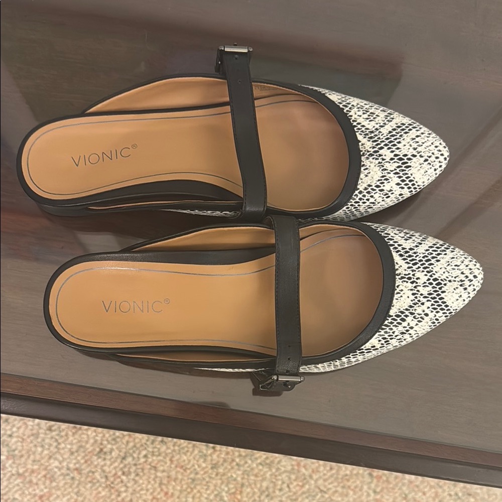 Vionic Black and White Flats with Sparkling Toe Detail